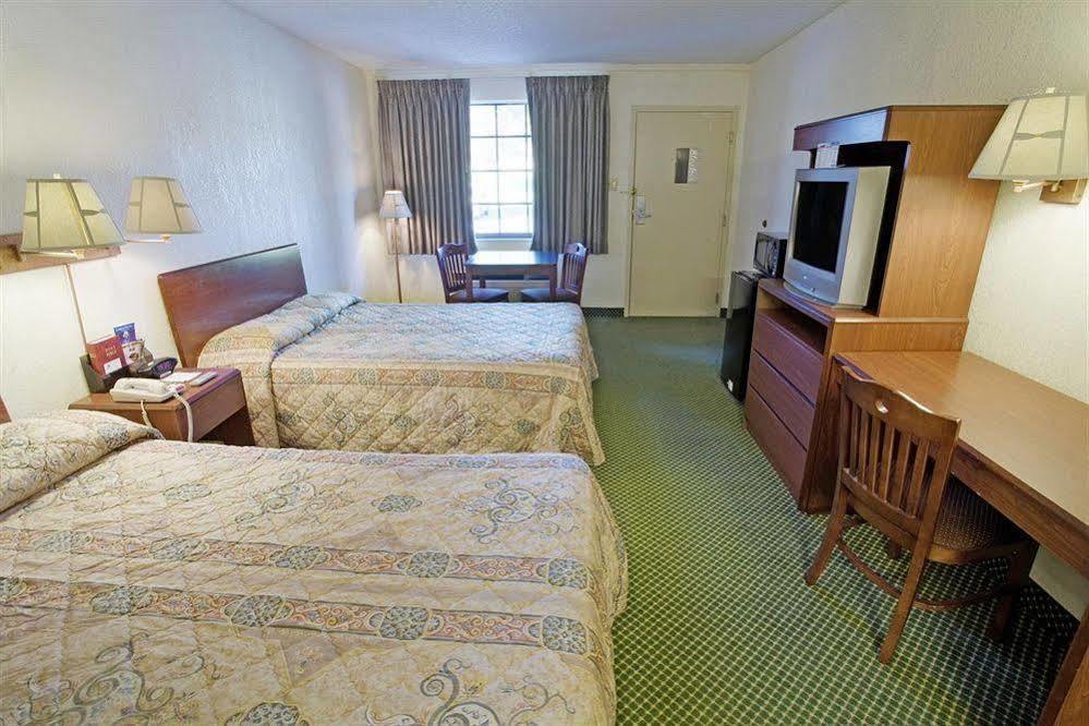 Americas Best Value Inn Richmond South Bellwood Buitenkant foto