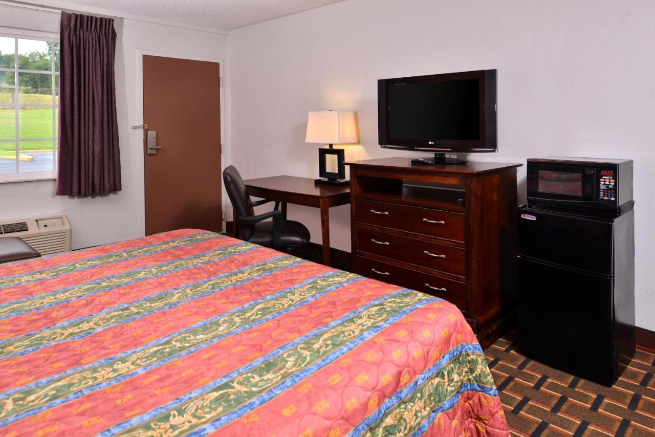 Americas Best Value Inn Richmond South Bellwood Buitenkant foto