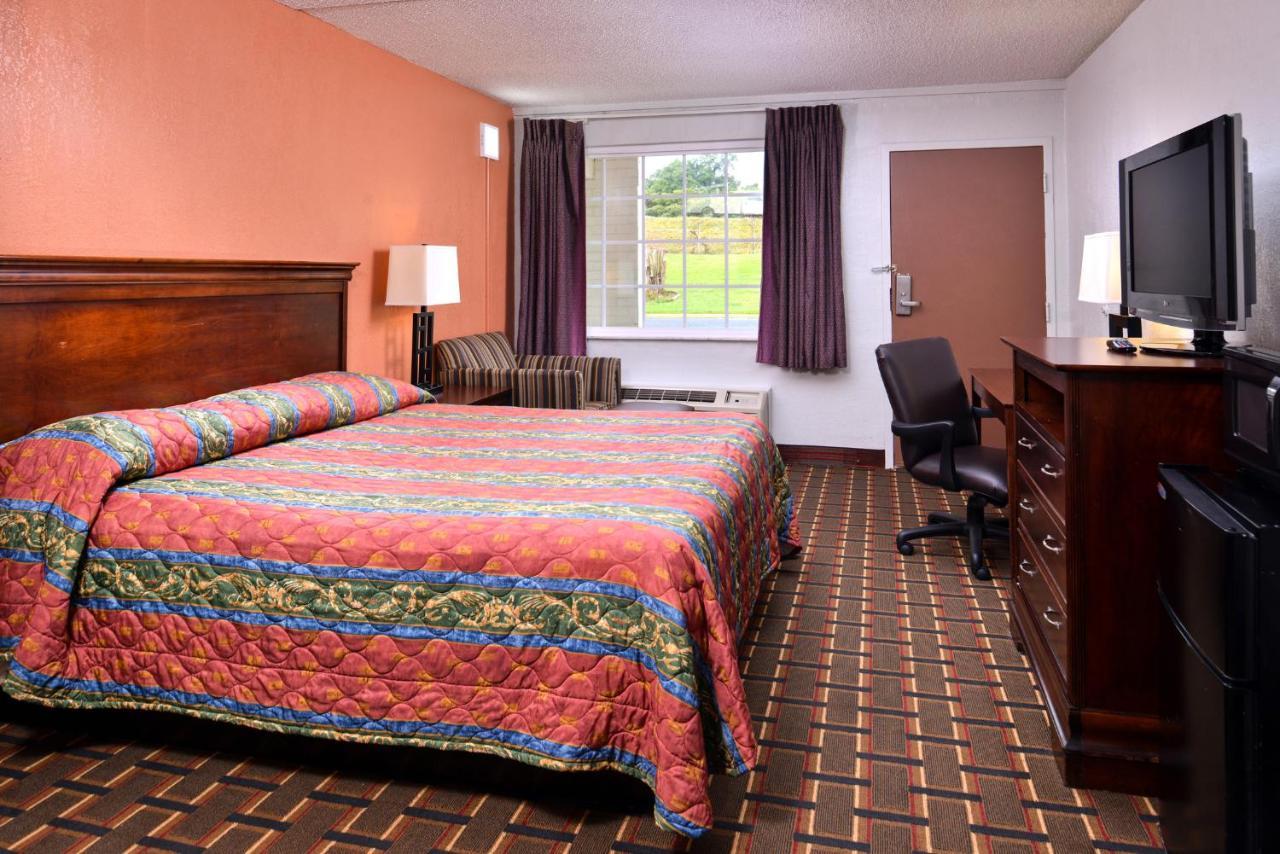 Americas Best Value Inn Richmond South Bellwood Buitenkant foto