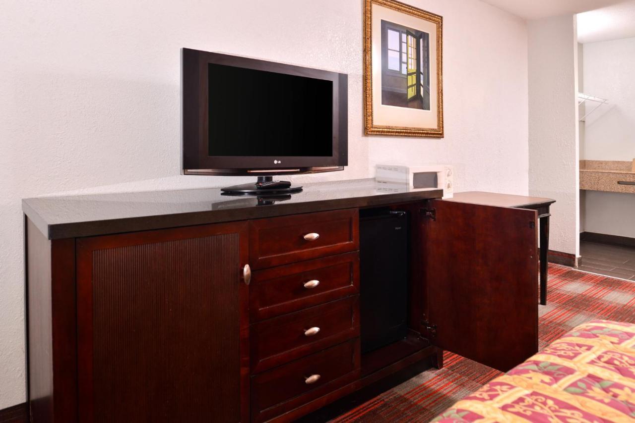 Americas Best Value Inn Richmond South Bellwood Buitenkant foto