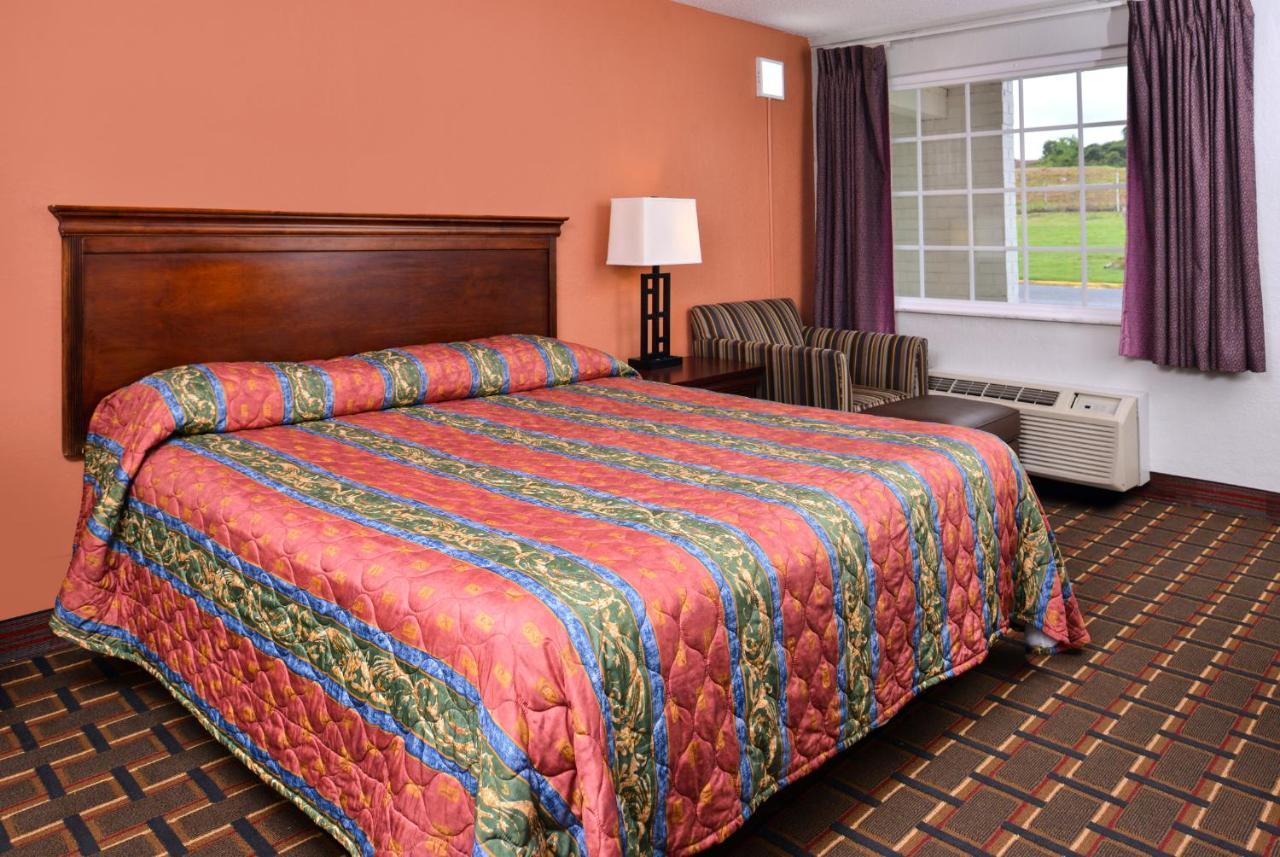 Americas Best Value Inn Richmond South Bellwood Buitenkant foto