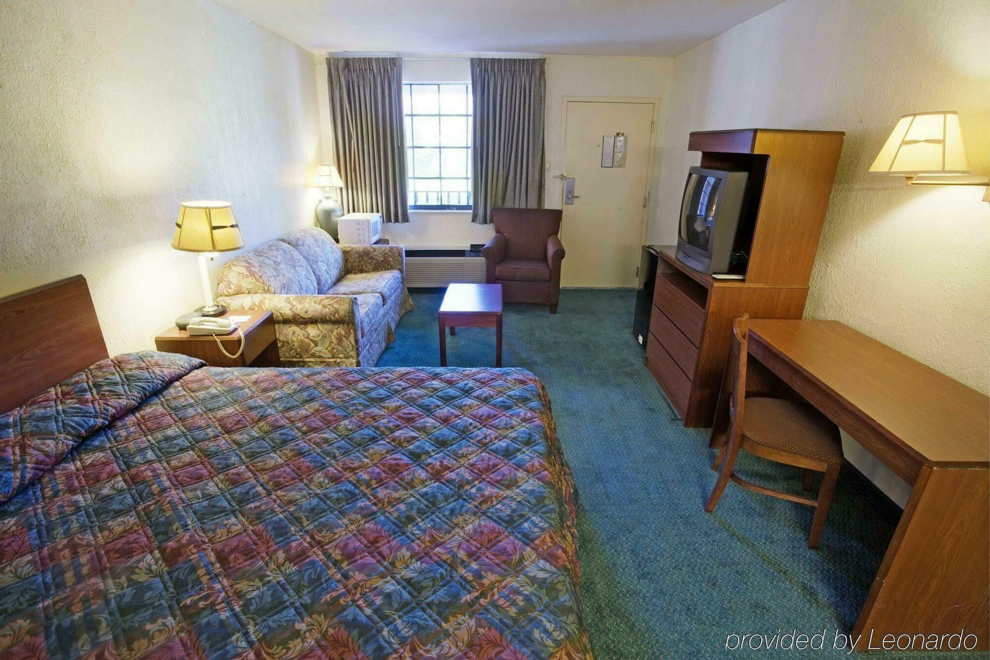 Americas Best Value Inn Richmond South Bellwood Buitenkant foto
