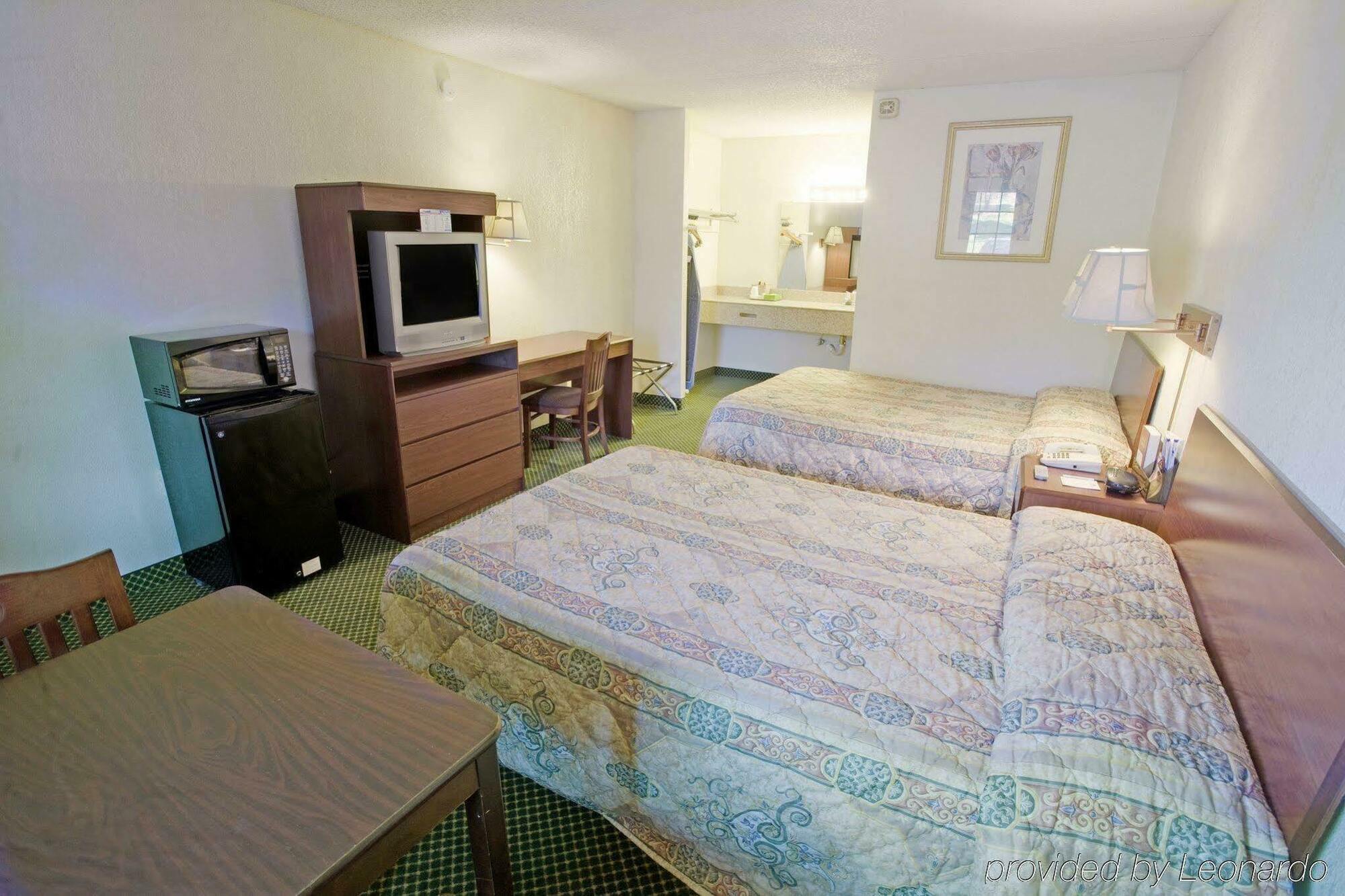 Americas Best Value Inn Richmond South Bellwood Buitenkant foto